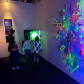 Light painting, Marko 93, Exposition Les Allumé.e.s 2022 par Little Beaux-Arts et le Musée en Herbe Light painting, Marko 93, Exposition Les Allumé.e.s 2022 par Little Beaux-Arts et le Musée en Herbe